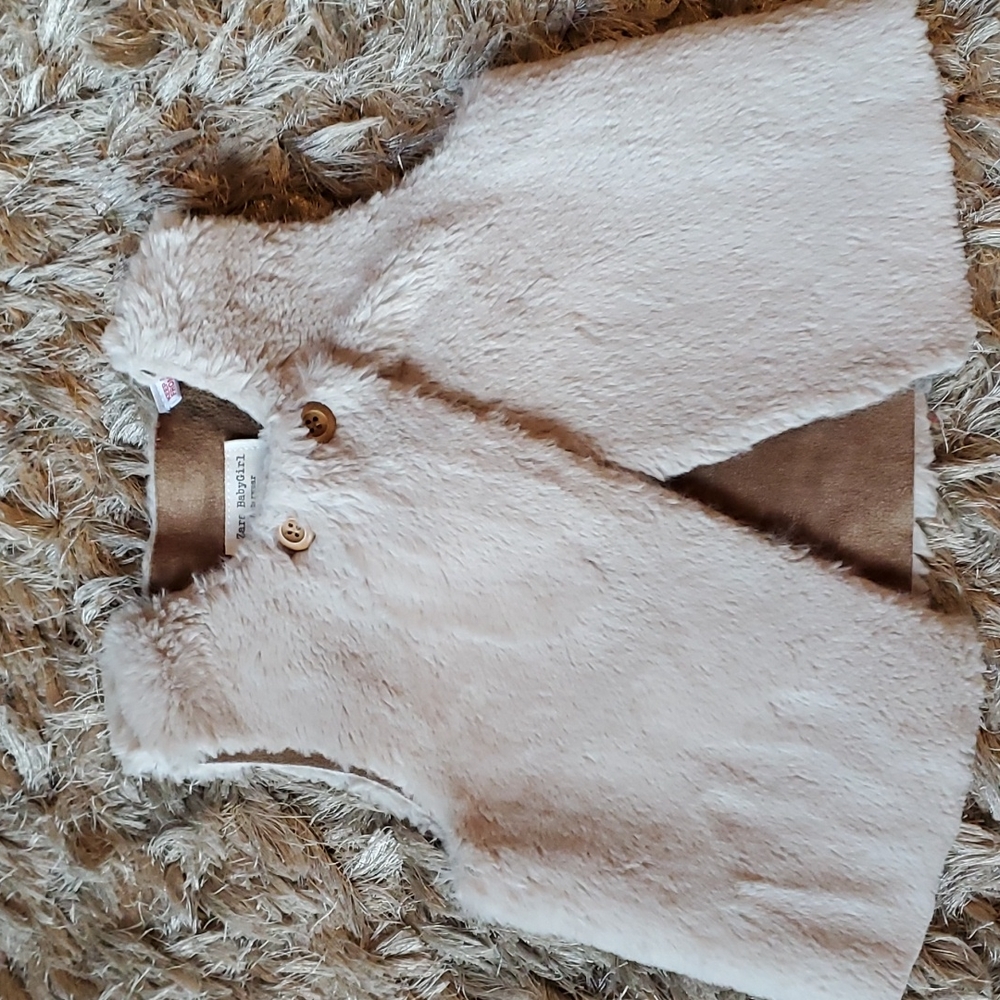 Zara Baby girl outwear collection beige faux fur vest size 12/18 months
